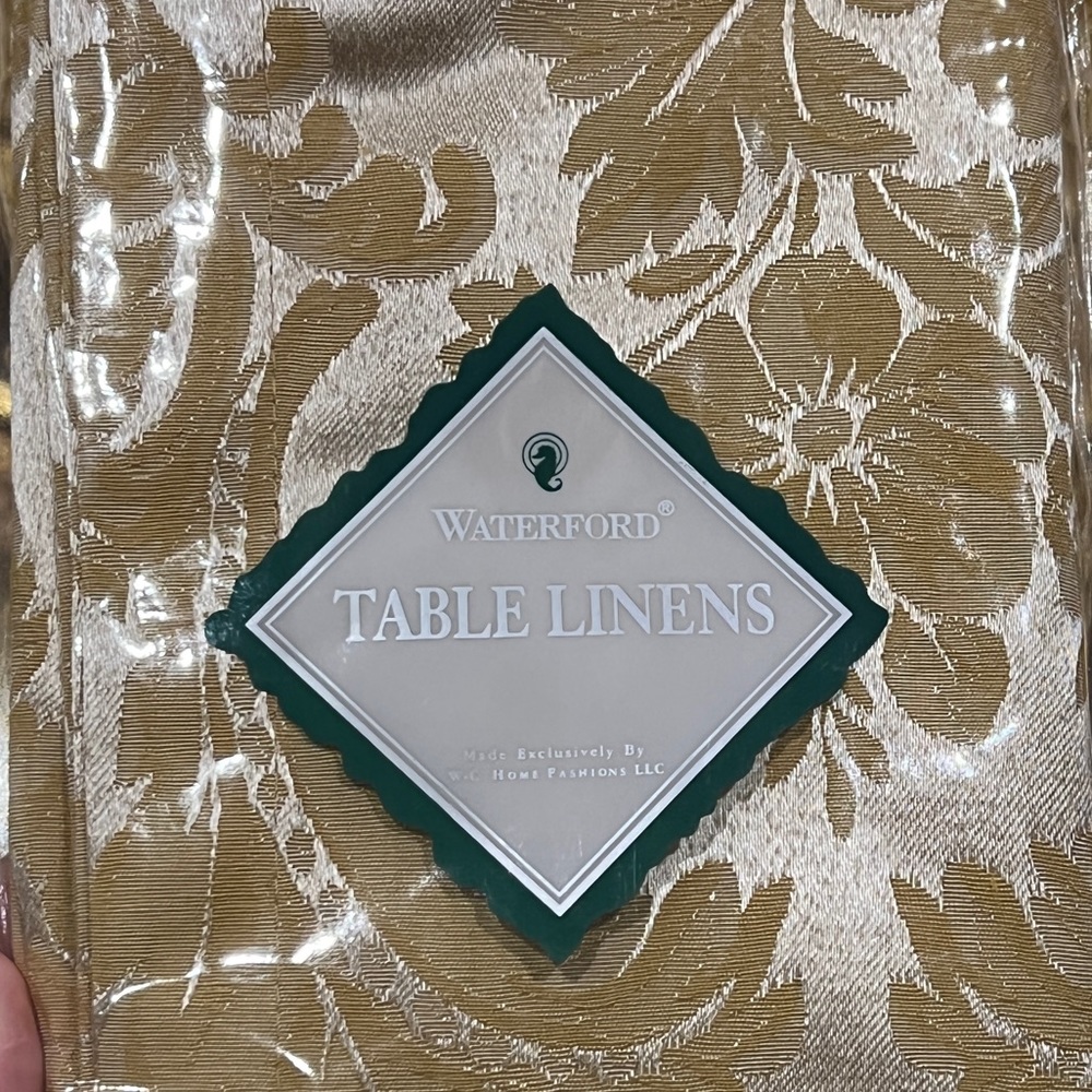 Waterford Kingscourt Set of 4 Napkins - Picture 8 of 10